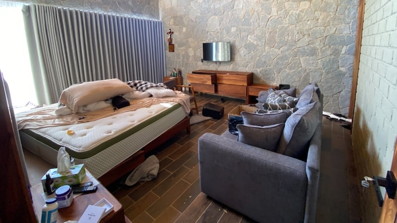 Así era la habitación de lujo del ‘Mencho’ en Tapalpa: Tenía un altar a la Virgen y carta con el Salmo 91