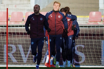 Dinamarca se prepara para el enfrentamiento contra Chequia. (Foto: EFE)