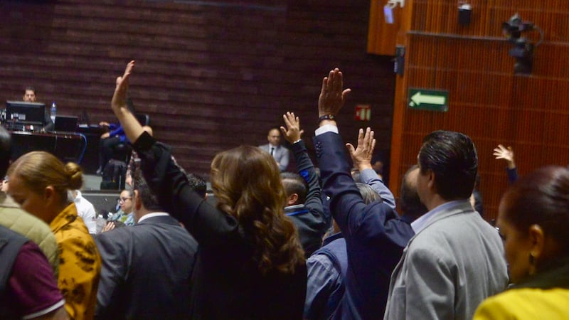 Presupuesto 2025: Diputados lo aprueban con 9.3 bdp, entre insultos y a punto de irse a los golpes