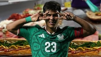 ‘Para pagar los torneos’: Jesús Gallardo, convocado al Mundial 2026, vendía tortas para jugar futbol