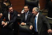 Yunes Márquez ya ‘juega’ del lado de Morena: Le dan secretaría en la Comisión de Justicia del Senado