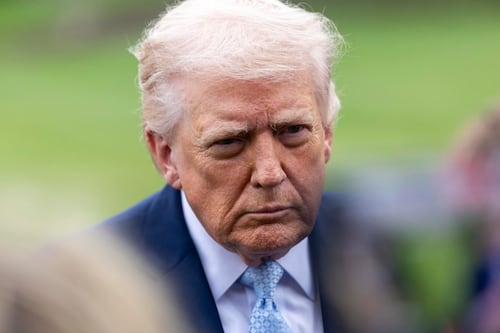 Trump da 48 horas a Irán para reabrir el Estrecho de Ormuz o ‘arrasará’ con sus centrales eléctricas