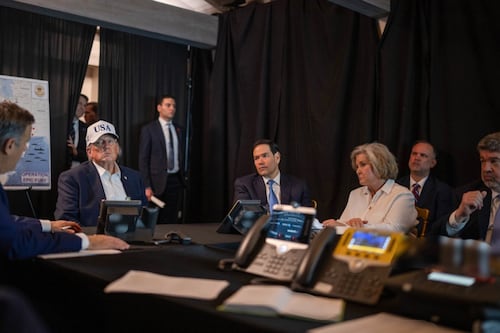 Sala de crisis improvisada: Trump supervisó desde Mar-a-Lago ataque a Irán y detención de Maduro