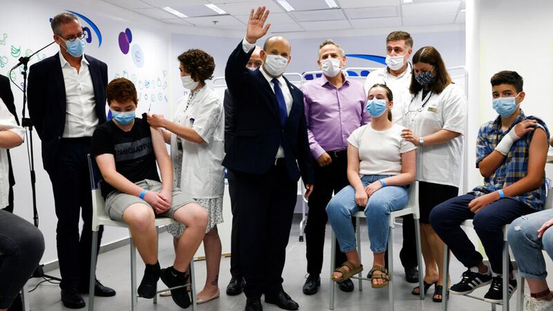 Israel aprueba cuarta dosis de vacuna COVID por ‘miedo’ a ómicron