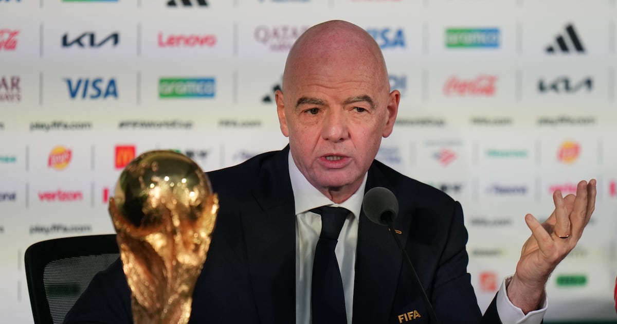 Gianni Infantino se indigna por críticas al Mundial: 'Consumidos por el odio, se lo perdieron'
