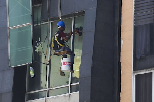 Reducción de la jornada laboral a 40 horas será escalonada: Diputados aprueban iniciativa y pasa a Sheinbaum