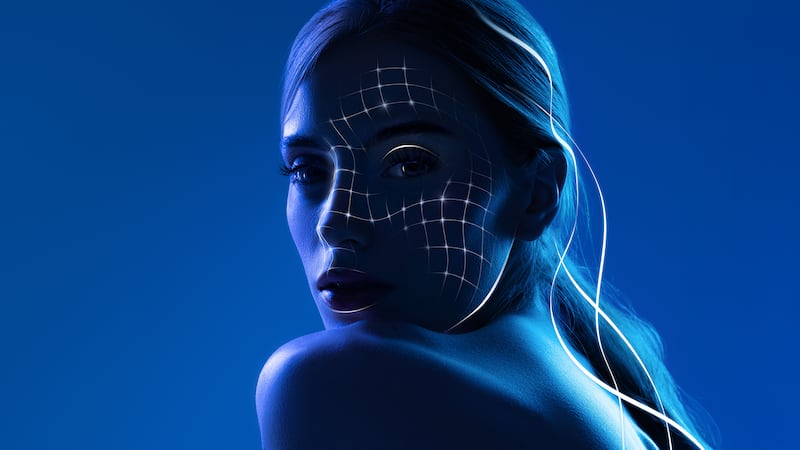 Apple y Google ofrecen apps para ‘desnudar’ fotos sin consentimiento, pese a políticas que lo prohíben