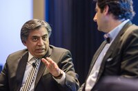 ¿Gerardo Esquivel, con ‘pie y medio’ fuera del Banxico? Esto dijo AMLO