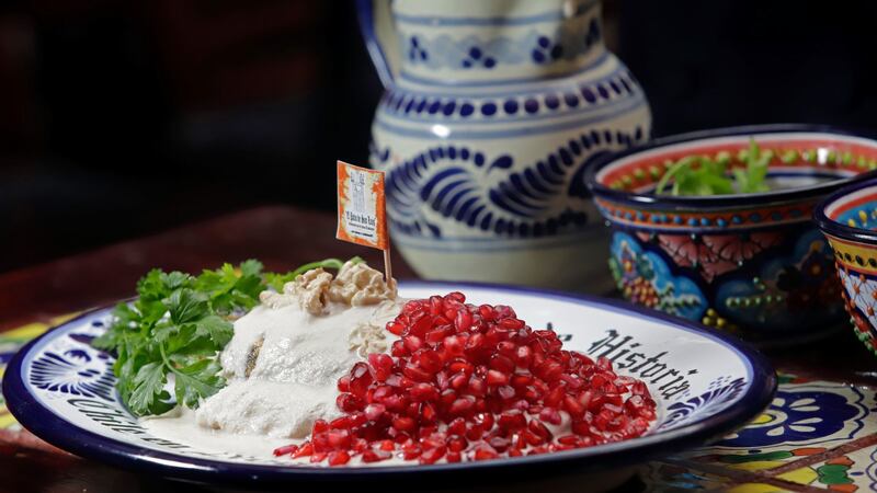 El chile en nogada: ¿Cómo se inspiró en los colores de la bandera del Ejército Trigarante?