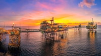 Incendio en plataforma petrolera de Venezuela deja dos personas heridas