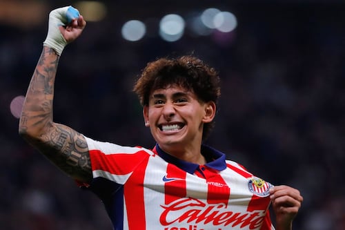 ¡'Rebaño Sagrado’ y líder! Chivas golea a Pumas y toma la cima del Apertura 2026