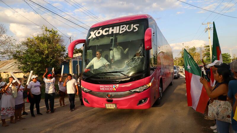 Al interior del ‘Xóchibus’, el ‘lujoso’ camión que usará Xóchitl Gálvez en su campaña