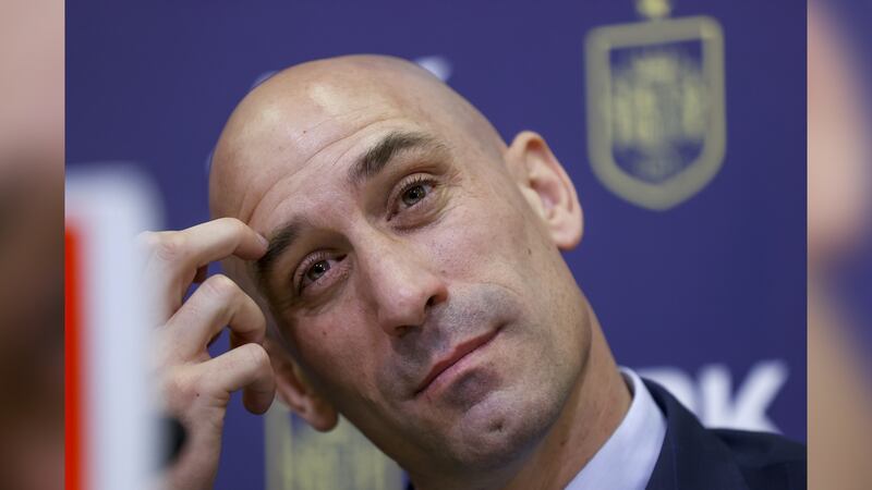 ¿Cuánto gana Luis Rubiales por sus cargos en la Real Federación Española de Futbol y la UEFA?