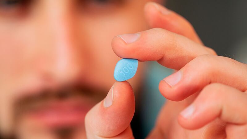 ‘Levanta’ el ánimo: Fármacos para disfunción eréctil podrían reducir el riesgo de padecer alzheimer