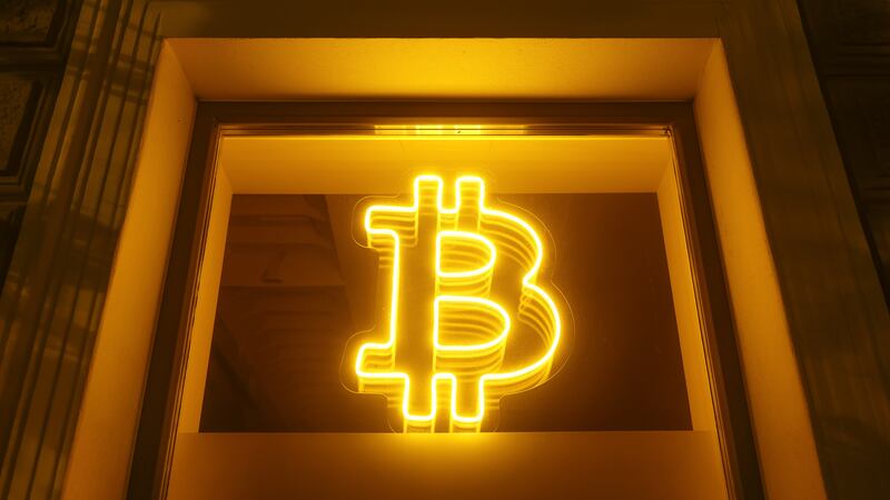 ¡Bitcoin rompe récord! Supera los 120 mil dólares por primera vez impulsado por el Congreso de EU