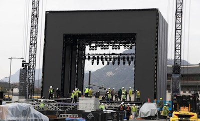 El escenario principal para el concierto de BTS en Seúl, transmitido por Netflix. (Foto: EFE)
