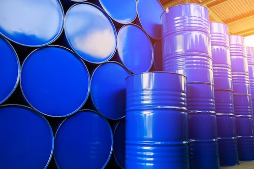 Rusia bombea menos petróleo en abril, pero incumple recortes