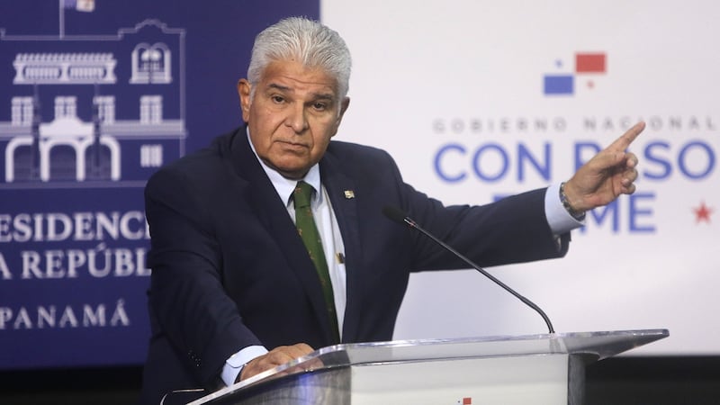 Hong Kong ‘le tira’ a Panamá por quitarle 2 puertos