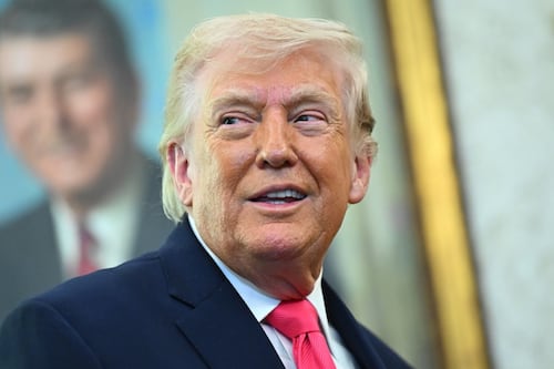 Otra de Trump: Corte Suprema de EU abierto a frenar solicitudes de asilo en la frontera con México