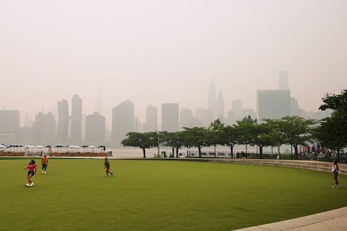 Que el partido no sea ‘puro humo’: España entrena para final contra Argentina en medio de la contaminación