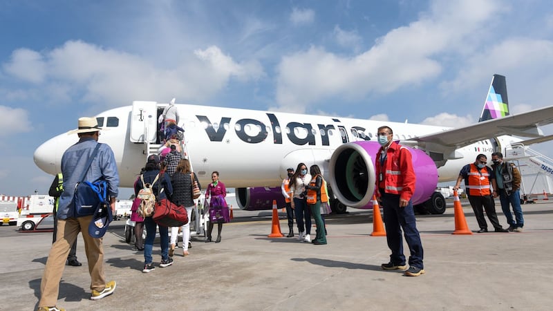 Volaris ‘pierde’ de nuevo: Duplica pérdida neta en segundo trimestre por alza en precios de combustibles