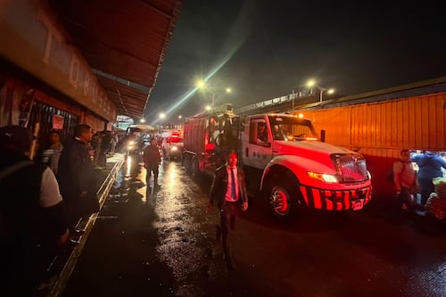 Hasta 3 horas varados: Lluvias ‘colapsan’ paradero de Indios Verdes y suspenden Metrobús y Mexibús (VIDEOS)