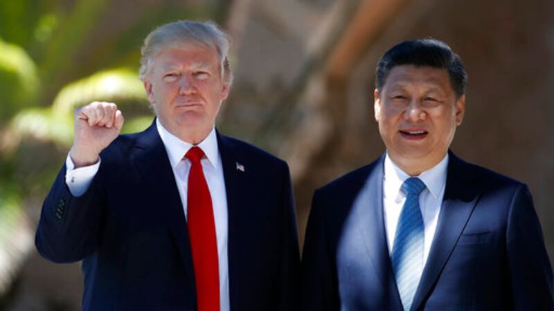 Trump ‘pone el pie’ a Xi Jinping: Economía de China tendrá ‘numerosas dificultades’ por aranceles