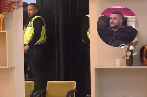 ¿Qué pasó en reality show serbio? Participante intenta ahorcar a su compañera en transmisión en vivo