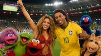BTS, Bieber, Shakira, Muppets y más enloquecen el show de medio tiempo de la final del Mundial 2026