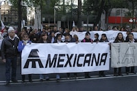 Mexicana de Aviación puede ser comprada por el Gobierno: Juez falla a favor de trabajadores