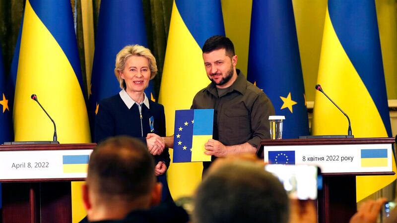 Ucrania da primer paso para unirse a la Unión Europea: responde cuestionario sobre membresía