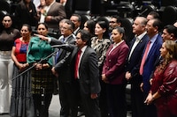 Ratifican a César Vives como titular de la Unidad de Crédito y de Asuntos Internacionales de Hacienda