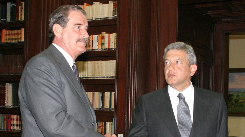 ¡Whisky! Fox invita a AMLO a tomarse una foto juntos para demostrar que ‘México es primero’