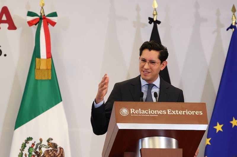 ¿EU quitó visas a gobernadores de Morena? Canciller Roberto Velasco niega haber recibido información