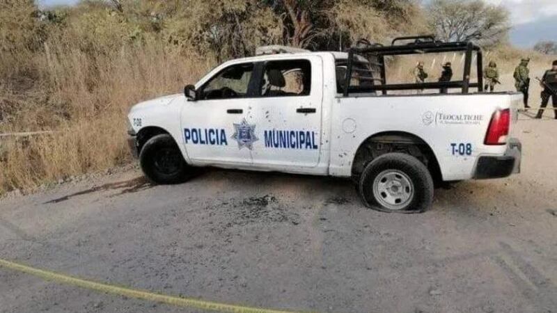 Presuntos narcos del CJNG atacan a alcalde Teocaltiche; hay dos policías muertos