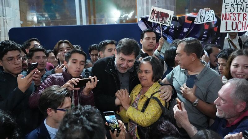 ‘Me da lo mismo’: Noroña es abucheado en la Universidad de Guanajuato; lo cuestionaron por casa de 12 mdp