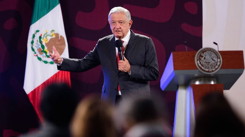 AMLO responde a acusaciones de Tomás Zerón contra Peña Nieto: ‘Que venga y se entregue’