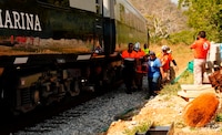 Gobierno condiciona entrega de apoyo a víctima del Tren Interoceánico: ‘No es correcto’