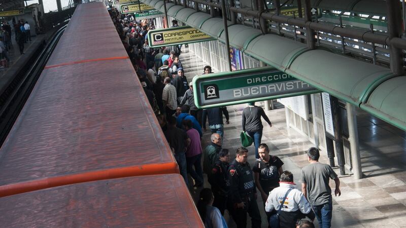 ¿Cómo va el Metro de la CDMX? Reportan demoras y trenes detenidos en Línea 5, 9 y B