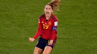 Olga Carmona, heroína de España, se entera de la muerte de su padre tras ganar el Mundial