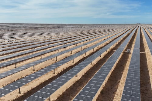 Entran en operación al 100% dos etapas de la planta solar más grande de Latinoamérica: Durazo