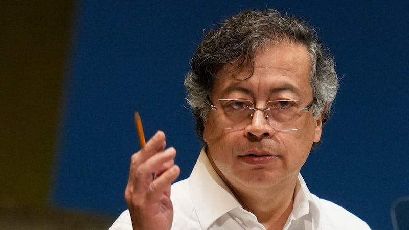 Reforma de pensiones de Petro prende alertas: Grupo Sura advierte deterioro de los ahorros de colombianos