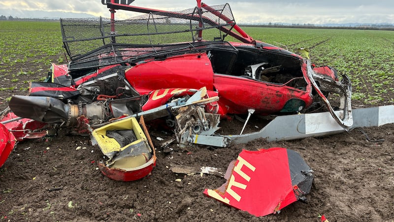 Chocan dos helicópteros en EU: Desplome deja tres muertos en Oregón