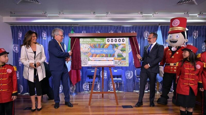 Develación del billete de Lotería Nacional conmemorativo por el 80 Aniversario de la ONU