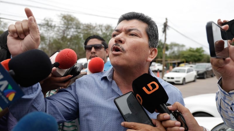 Marco Antonio Almanza, exjefe de Policía de Sinaloa, desmiente que se entregó a EU