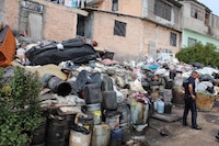 Catean bodega que almacenaba seis toneladas de residuos peligrosos en Ecatepec