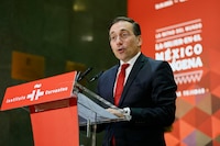 ¿Quién es José Manuel Albares, ministro español que pidió disculpas a México por abusos en la Conquista?