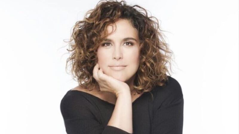 Angélica Vale devela estrella en el Paseo de la Fama de Hollywood