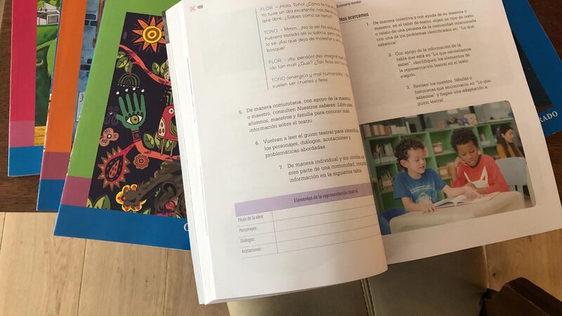 Libros de texto de la SEP: ¿Cómo se habla de Ayotzinapa y los 43 normalistas desaparecidos?