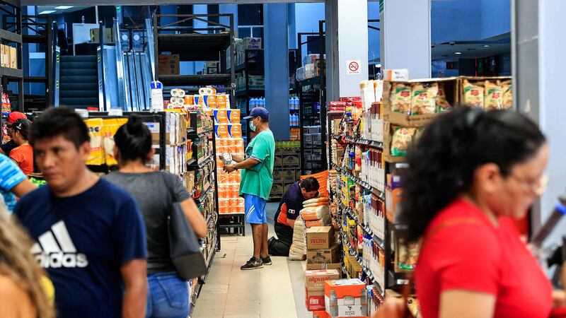 Inflación en Acapulco registra caída histórica a pesar de subida de precios tras el paso de ‘Otis’